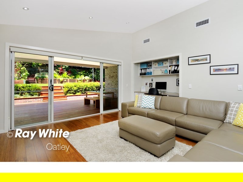 15 Bay Road, Oatley NSW 2223