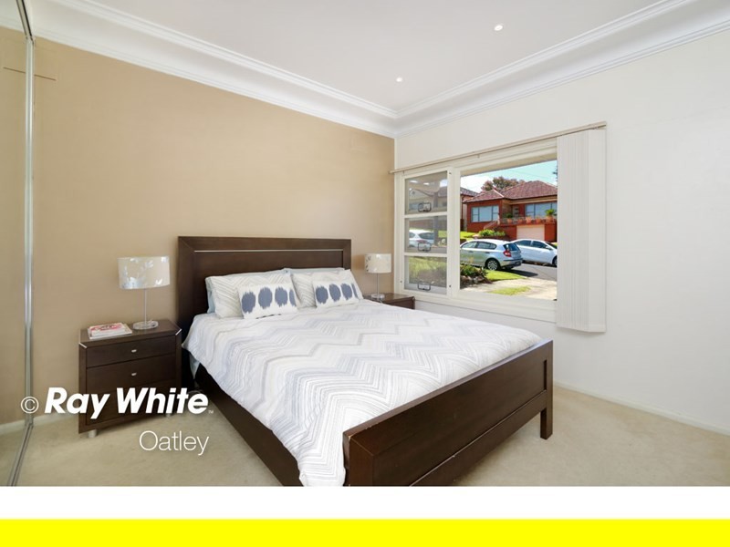 8 Forshaw Avenue, Peakhurst NSW 2210