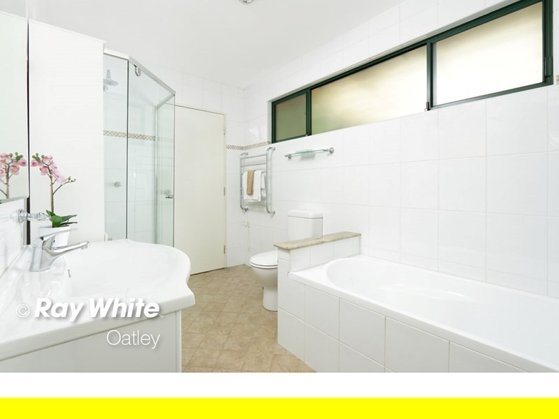 25 Tournay Street, Peakhurst NSW 2210