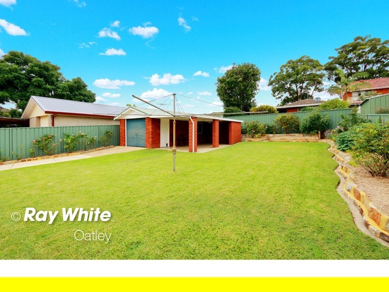 18 Waterside Parade, Peakhurst Heights NSW 2210