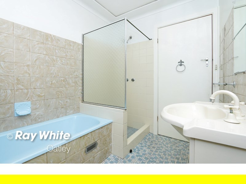 18 Waterside Parade, Peakhurst Heights NSW 2210