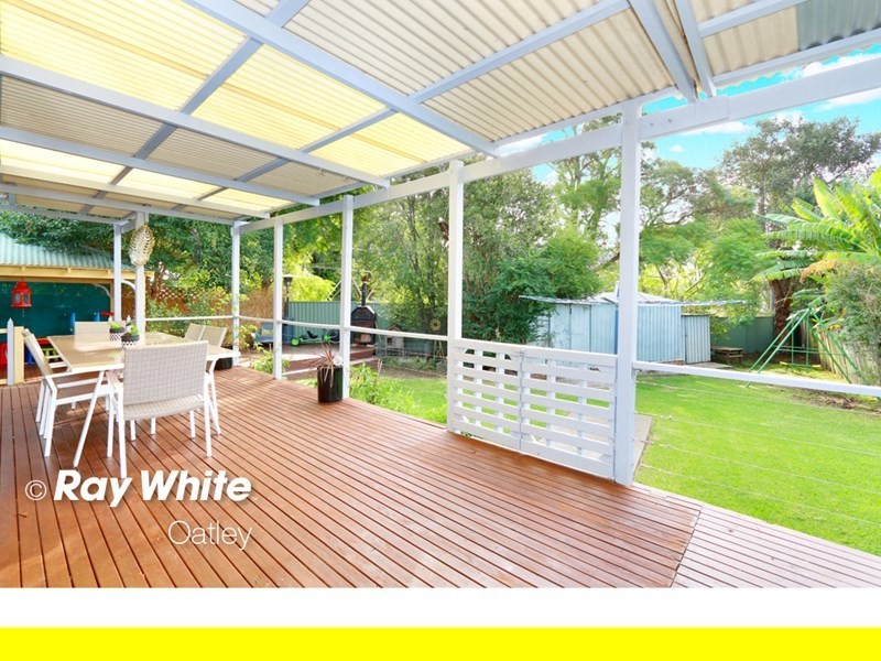 17 Whitegates Avenue, Peakhurst Heights NSW 2210