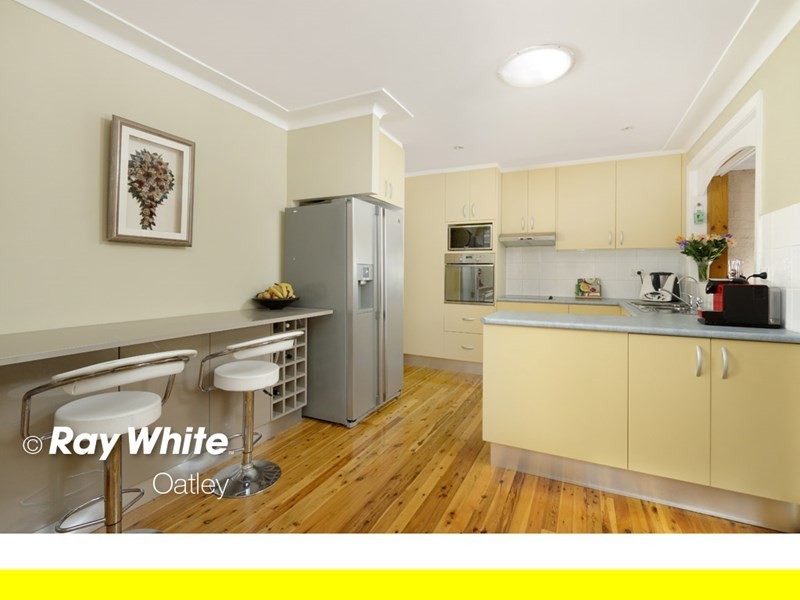 17 Whitegates Avenue, Peakhurst Heights NSW 2210