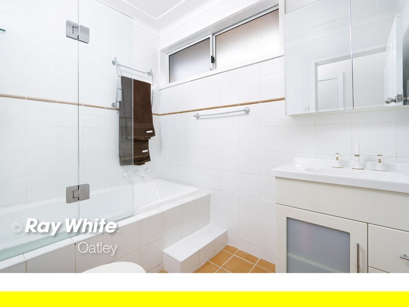 17 Whitegates Avenue, Peakhurst Heights NSW 2210