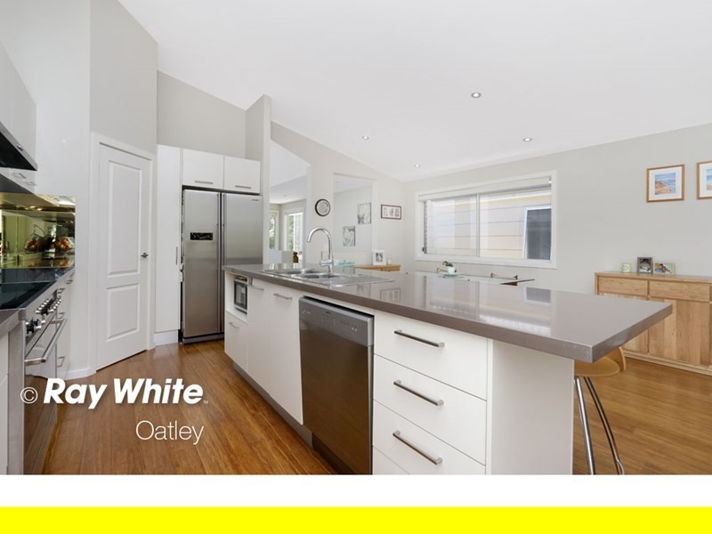 15 Bay Road, Oatley NSW 2223