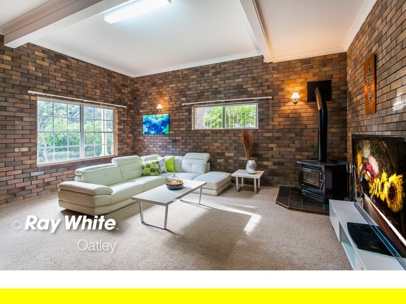 6 Jinna Road, Peakhurst Heights NSW 2210