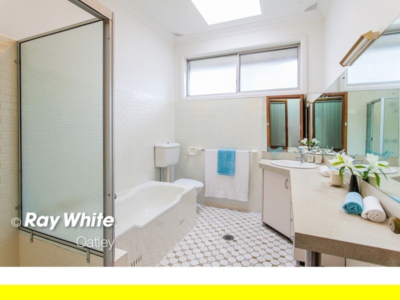 6 Jinna Road, Peakhurst Heights NSW 2210