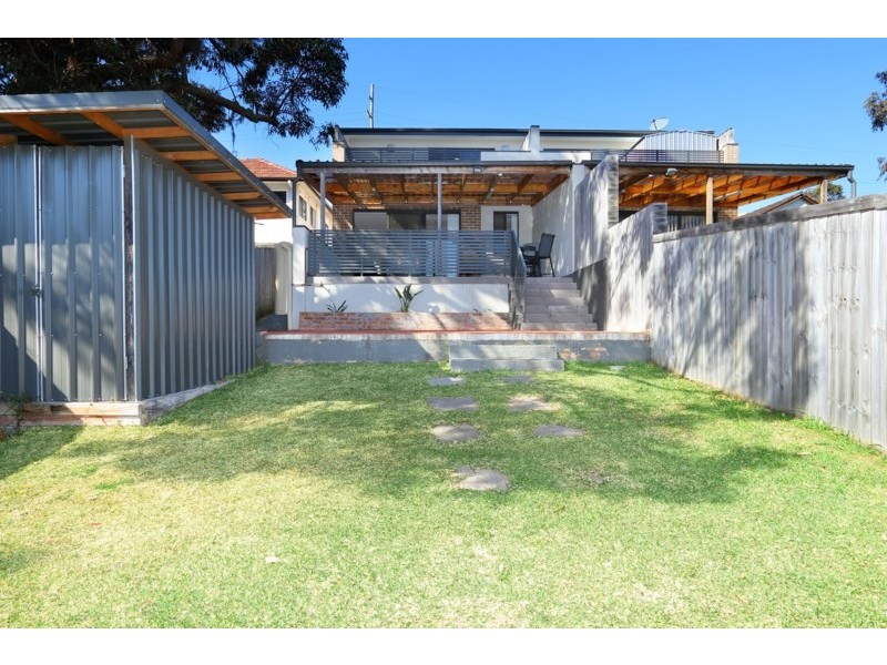 33a Mavis Avenue, Peakhurst NSW 2210