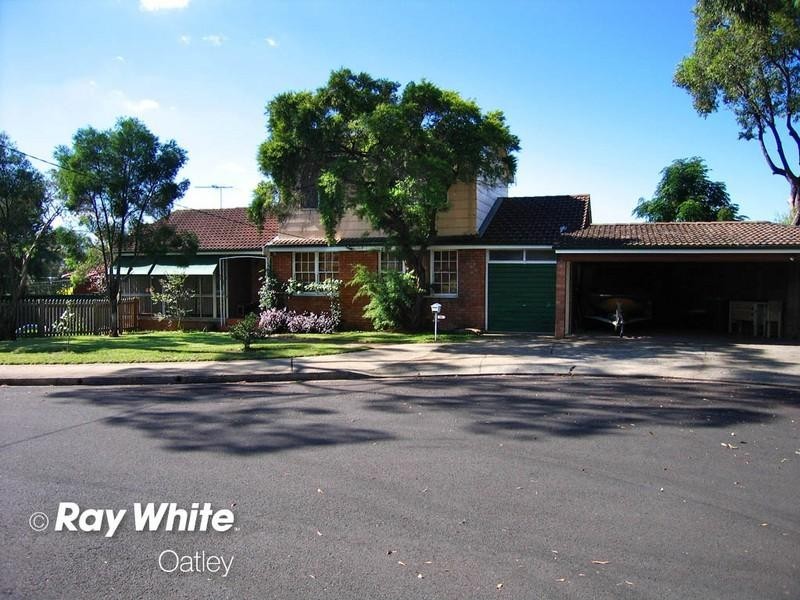 35 Pritchard Place, Peakhurst NSW 2210