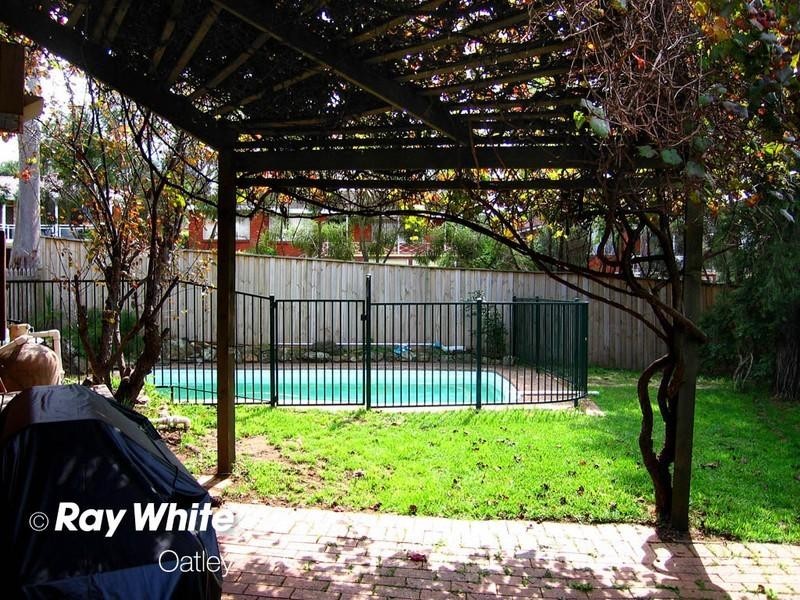 35 Pritchard Place, Peakhurst NSW 2210