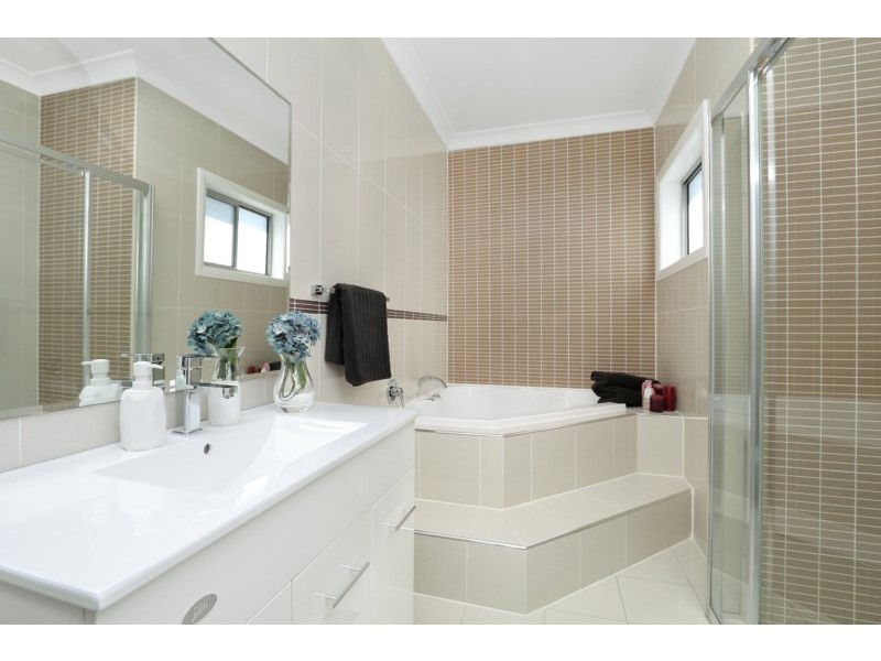 13a Barry Avenue, Mortdale NSW 2223