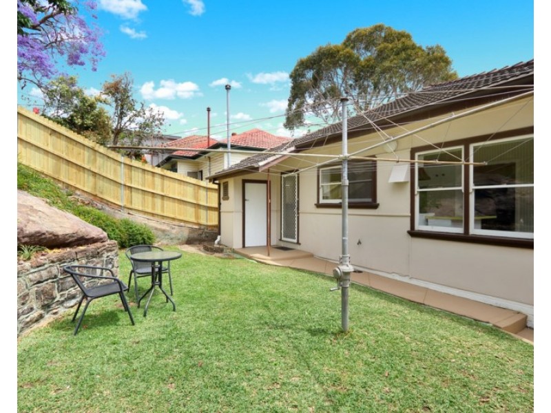 19 Ballantyne Road, Mortdale NSW 2223