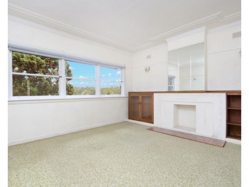 19 Ballantyne Road, Mortdale NSW 2223