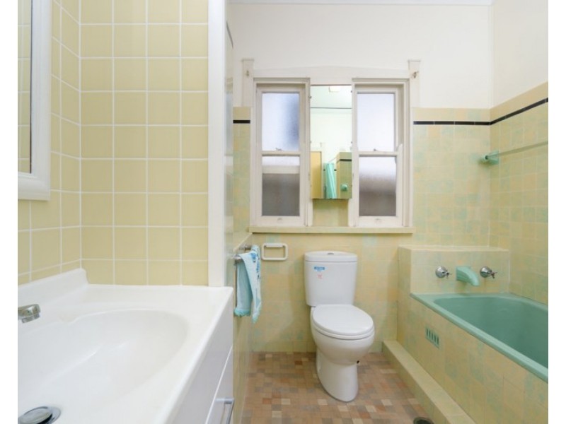 19 Ballantyne Road, Mortdale NSW 2223