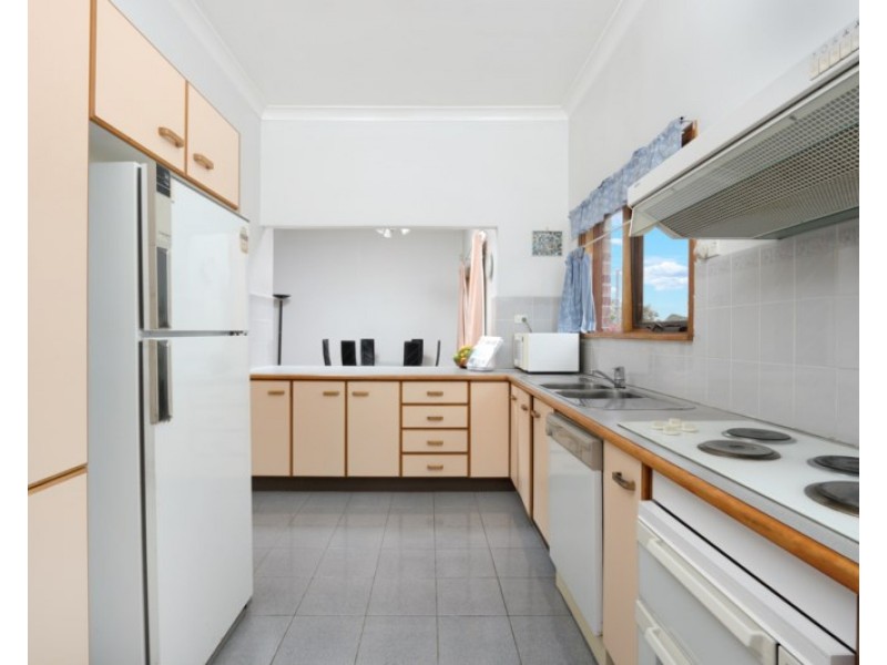 4 Griffiths Street, Oatley NSW 2223