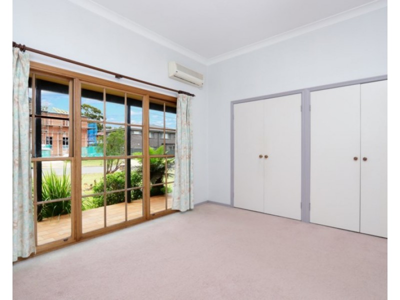 4 Griffiths Street, Oatley NSW 2223