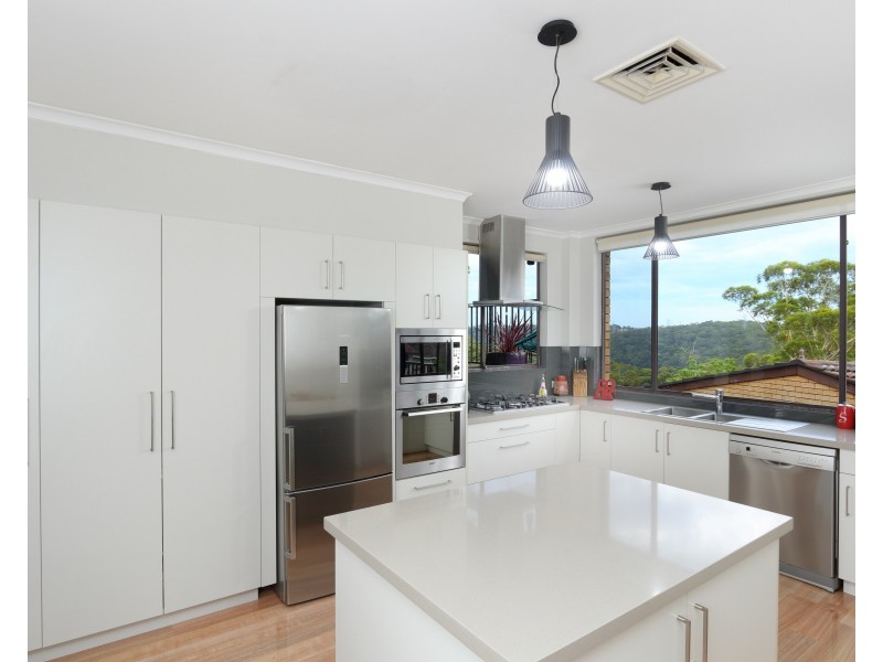 33 Allwood Crescent, Lugarno NSW 2210