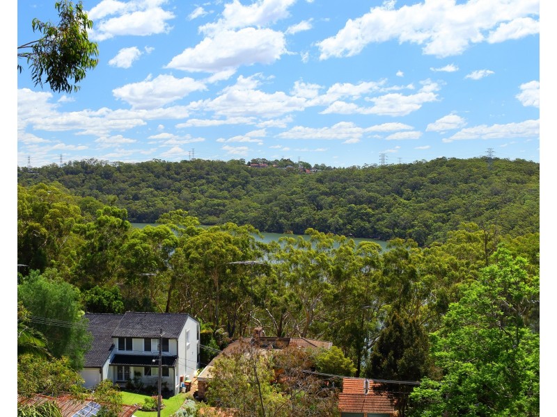 33 Allwood Crescent, Lugarno NSW 2210