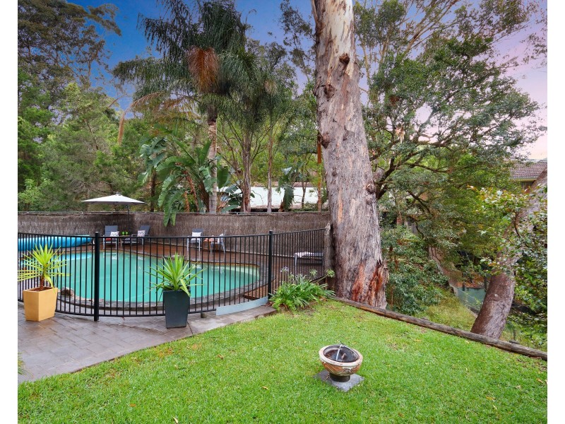 33 Allwood Crescent, Lugarno NSW 2210