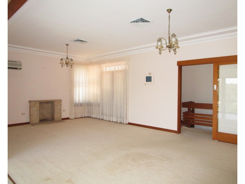 70 Lansdowne Parade, Oatley NSW 2223