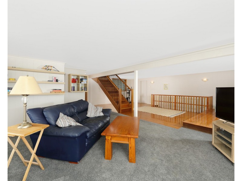 16 Jindabyne Crescent, Peakhurst Heights NSW 2210