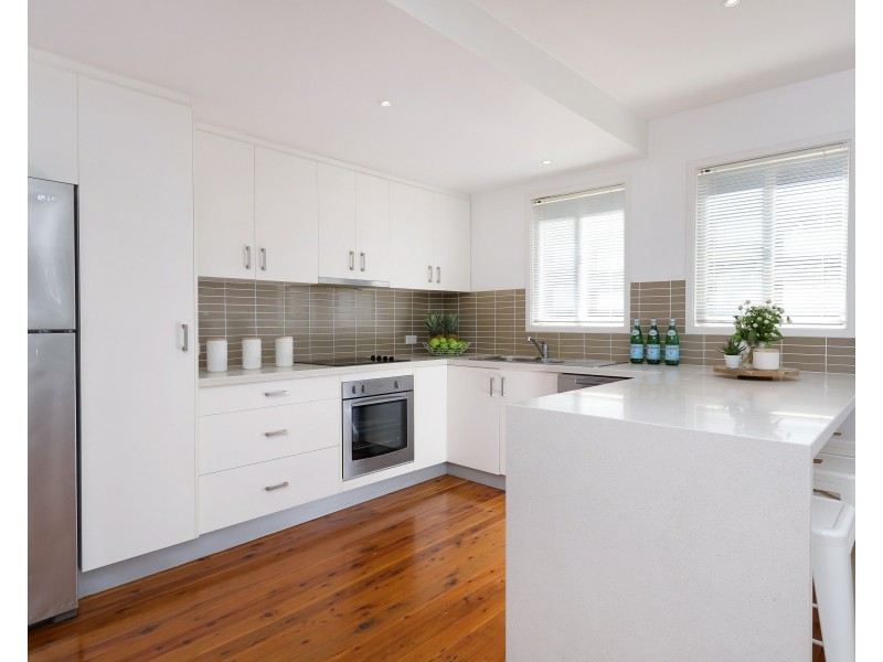 54 Wayne Avenue, Lugarno NSW 2210