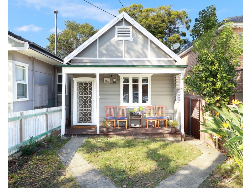 11 Universal Street, Mortdale NSW 2223