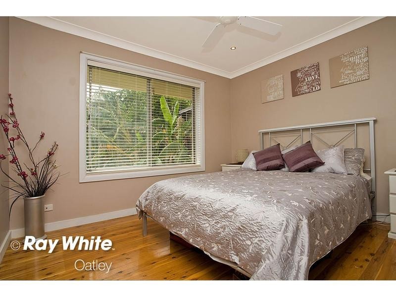 39 Waterside Parade, Peakhurst Heights NSW 2210