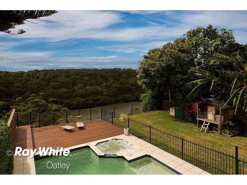 39 Waterside Parade, Peakhurst Heights NSW 2210