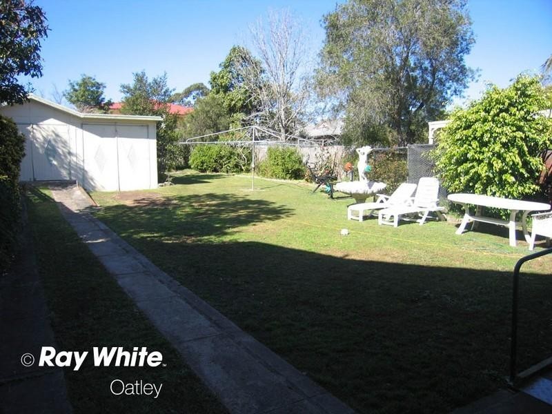 15 Boorara Avenue, Oatley NSW 2223