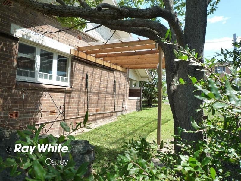 8 Rosebery Street, Penshurst NSW 2222