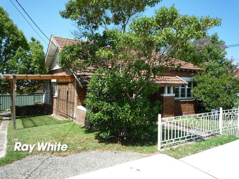 8 Rosebery Street, Penshurst NSW 2222