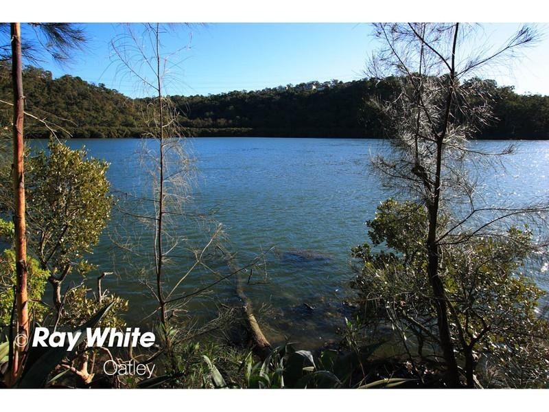 106 Lugarno Parade, Lugarno NSW 2210