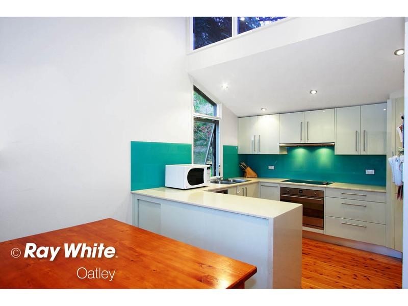 2/37a Yarran Road, Oatley NSW 2223