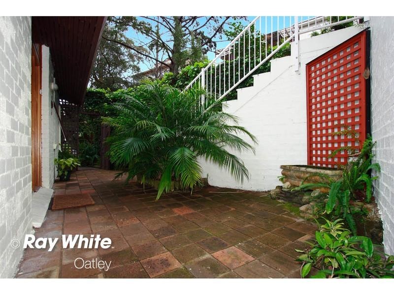 2/37a Yarran Road, Oatley NSW 2223