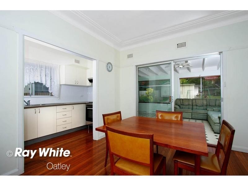 15 Boorara Avenue, Oatley NSW 2223