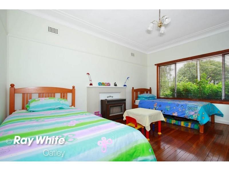 15 Boorara Avenue, Oatley NSW 2223