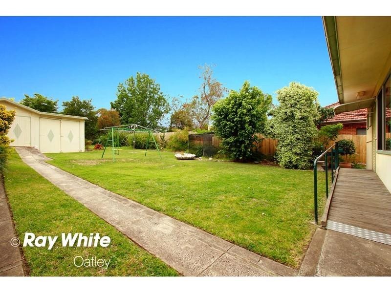 15 Boorara Avenue, Oatley NSW 2223