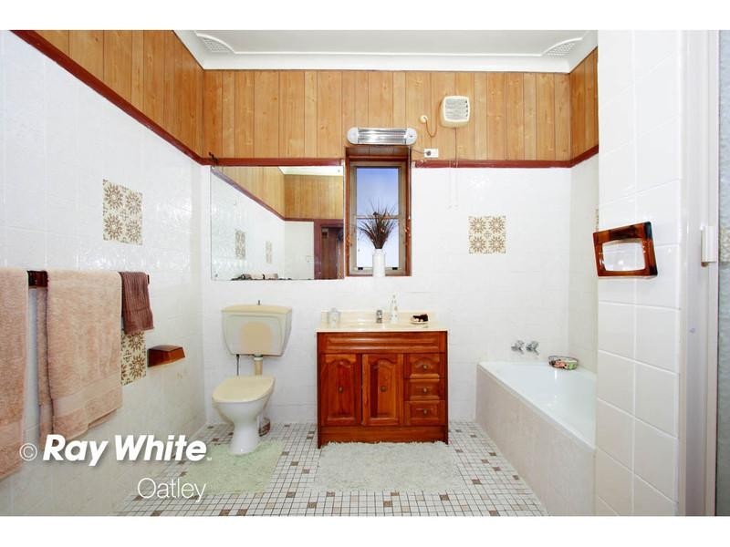42 Central Road, Beverly Hills NSW 2209