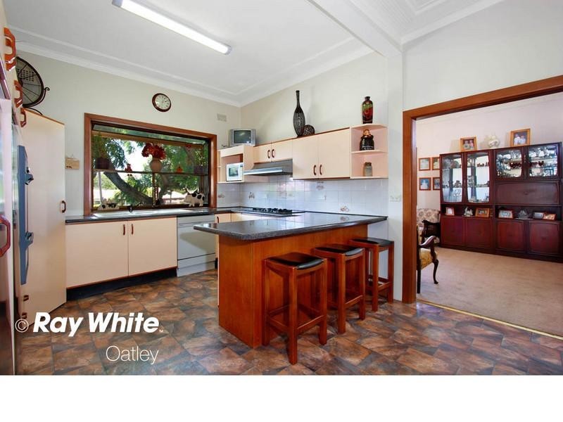 42 Central Road, Beverly Hills NSW 2209