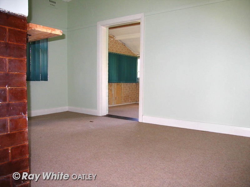 8 Rosebery Street, Penshurst NSW 2222