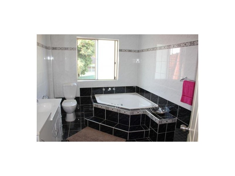 38A Mavis Avenue, Peakhurst NSW 2210