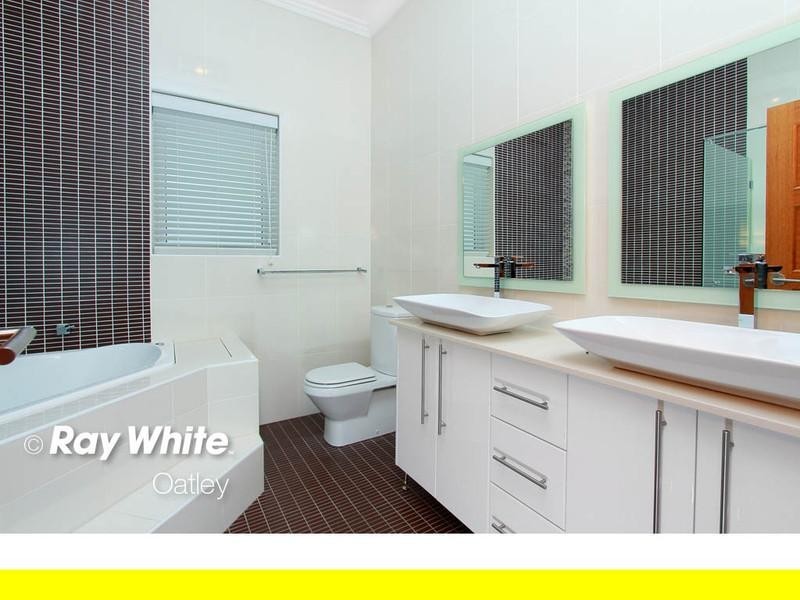 28 Moons Avenue, Lugarno NSW 2210