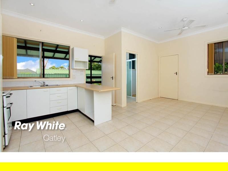 10 Baltimore Road, Mortdale NSW 2223