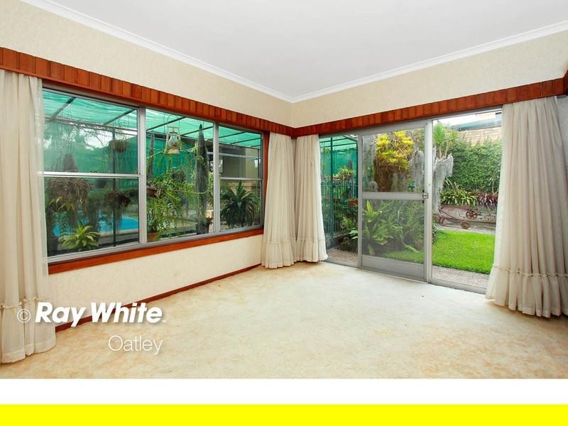 10 Baltimore Road, Mortdale NSW 2223