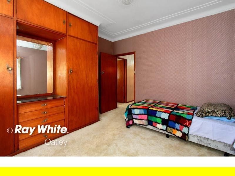 10 Baltimore Road, Mortdale NSW 2223