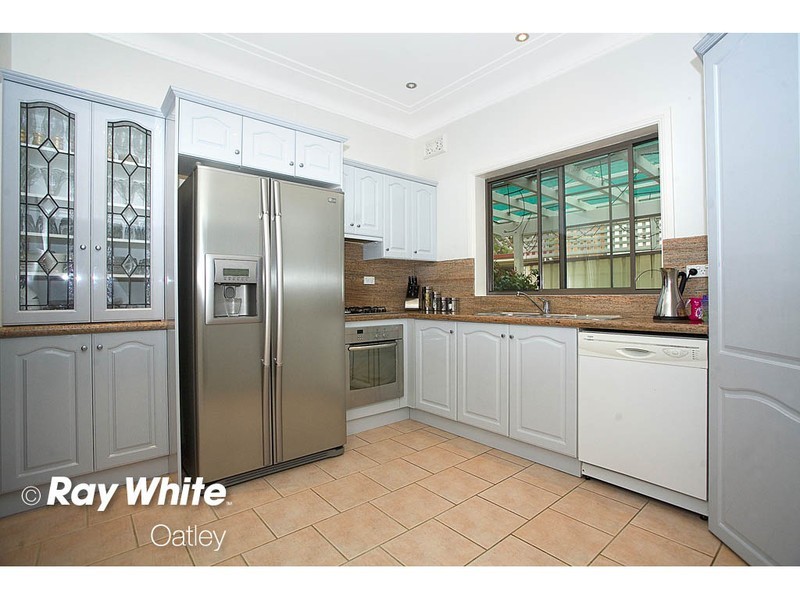 63 Lansdowne Crescent, Oatley NSW 2223