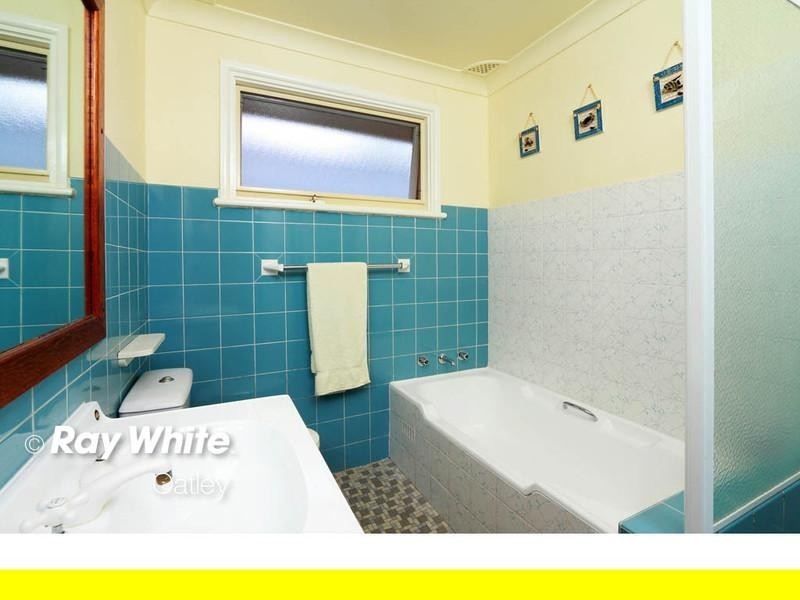 44a Samuel Street, Peakhurst NSW 2210