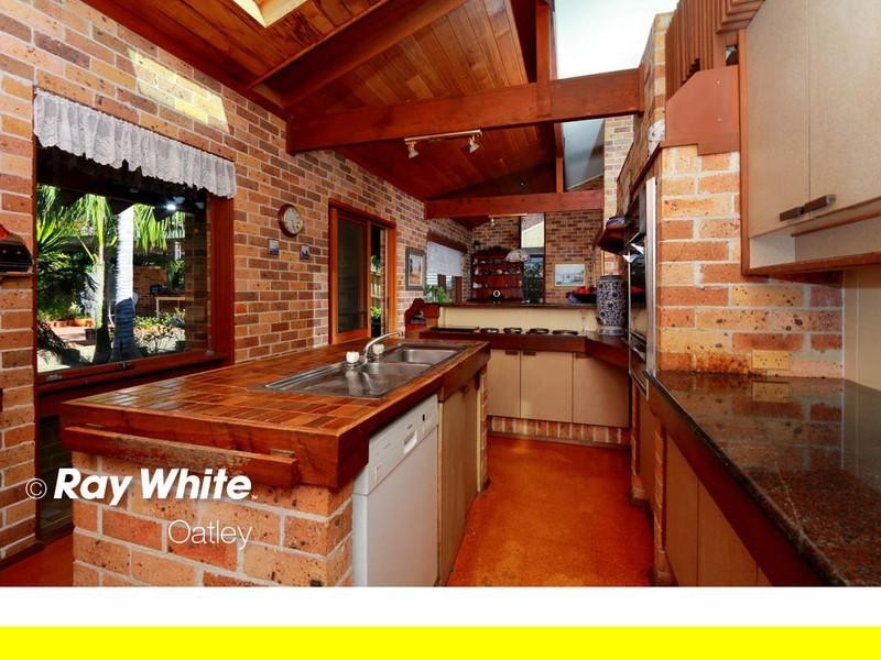 16 Kitchener Street, Oatley NSW 2223