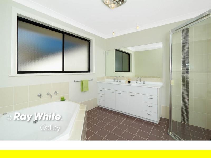 15 Robyn Street, Peakhurst Heights NSW 2210